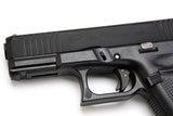 Glock 19 Gen 5 MOS Co2 - New Breed Paintball and Airsoft - Glock 19 Gen 5 MOS Co2 - Umarex